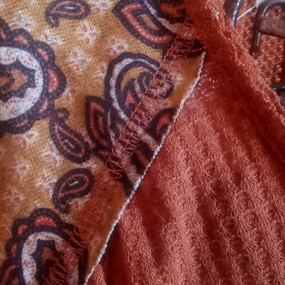 Top - Picture 5 of 7